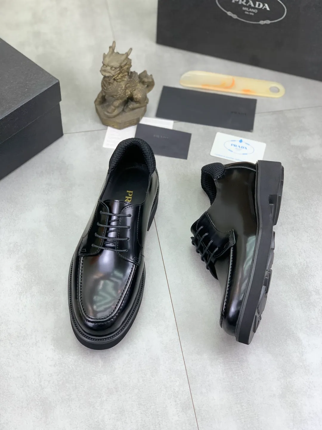 Men's shoes 💰P480 new style 💰 💎💎💎 water-dyed cow lining original order quality PRADA —🆘.Prada original purchase agent, high-end business leather shoes, fabric: imported from Italy cowhide material ➕ water-dyed cow lining/cowhide lining ➕ special original outsole, fine workmanship, real thing ^_^ Photographed 🎬size: 39-44